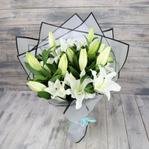 anniversary bouquet of flowers, fuzzy & fluff gift shop in Kenya, best flowers for gifts, order lily flowers for delivery, romantic flowers