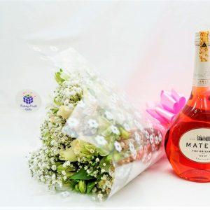romantic flowers, love flowers for her, best anniversary gifts for her, deliver gifts same day, flower delivery Nairobi