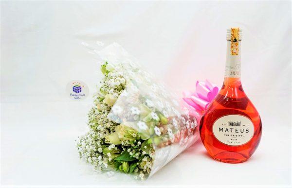 romantic flowers, love flowers for her, best anniversary gifts for her, deliver gifts same day, flower delivery Nairobi