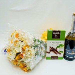 romantic flowers arrangements, flowers and chocolate gifts, special birthday gifts, flowers and wine, order fresh flowers