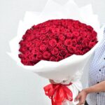 100 red roses valentines day bouquet Nairobi, 100 roses bouquet valentines Kenya, Valentines day roses delivery Kenya, Luxury valentines bouquet Nairobi, big red roses bouquet for Valentines day.
