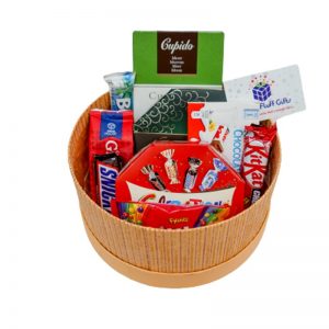 romantic chocolate hamper, buy hampers in Nairobi, great gift for women, quick gift delivery, birthday present for her