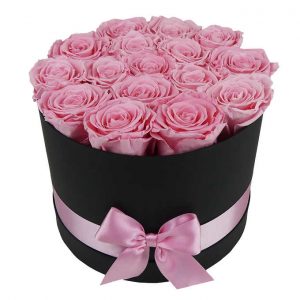 flowers for a first time mum, pink roses, roses in a box, new baby flowers, delivery in Ridgeways