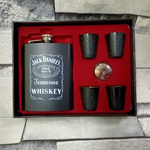 romantic gifts for boyfriend, romantic hampers for him, gift for whiskey lovers, hip flask, luxury gifts for him