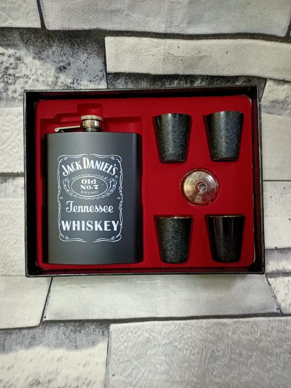romantic gifts for boyfriend, romantic hampers for him, gift for whiskey lovers, hip flask, luxury gifts for him