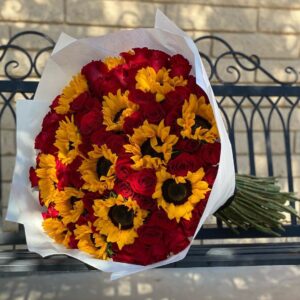 red roses and sunflower, sunflower gifts, romance flowers, anniversary flowers, top rated online flower shop