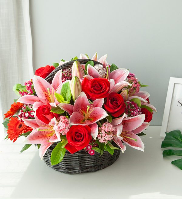 order romantic flowers in Kenya, best mixed flowers for her, basket of roses, roses and lilies, one day delivery flowers