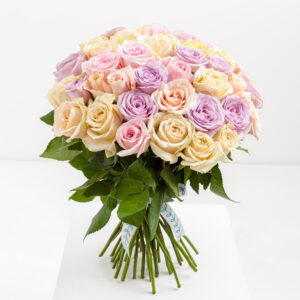 romantic anniversary bouquet of flowers, bouquet with roses, purple, pink and peach roses, fresh flowers near me, delivery in Runda